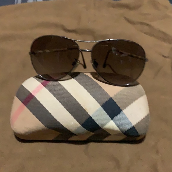 Authentic Burberry sunglasses - Picture 3 of 4